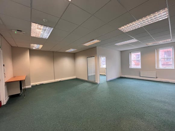 3 Cromwell Court, New Street, Aylesbury, Offices To Let - WhatsApp Image 20250813 at 110027_663b2f00.jpg
