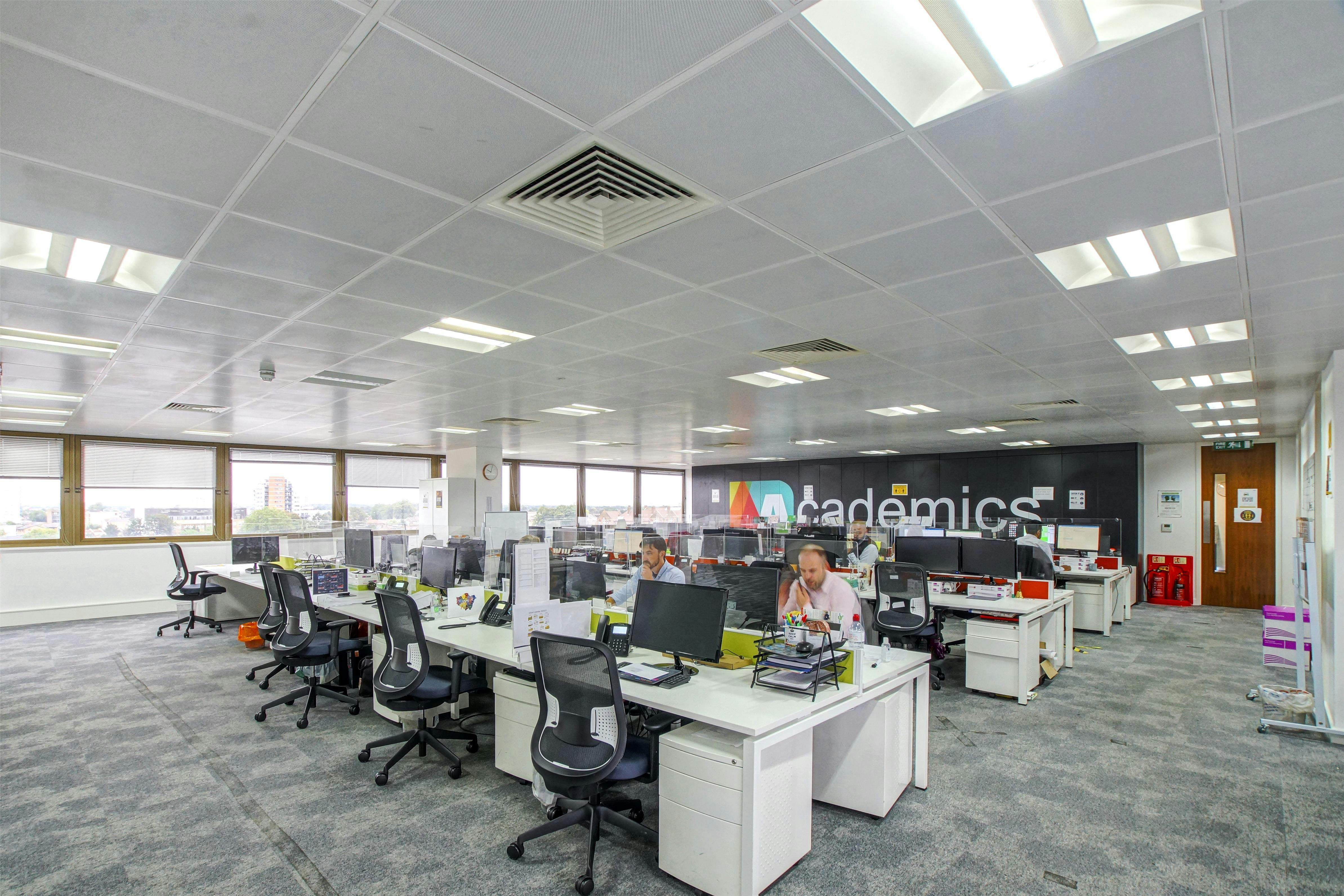 Office in London - photo 3