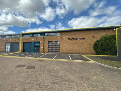 4 Apex Business Centre, Dunstable, Business Park / F1 (Learning and Non-Residential Institutions) / Healthcare / Hi Tech / Lab / Laboratory / Light Industrial / Logistics / Office / Research and Development / Studio / Gallery / Studio / Workshop / Trade For Sale - 4 Apex identification line.jpg