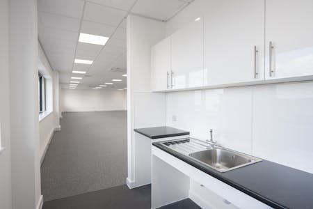 Unit 5, Metroplex Park, Tolworth, Industrial / Warehouse To Let - Metroplex Unit 5-33.jpg