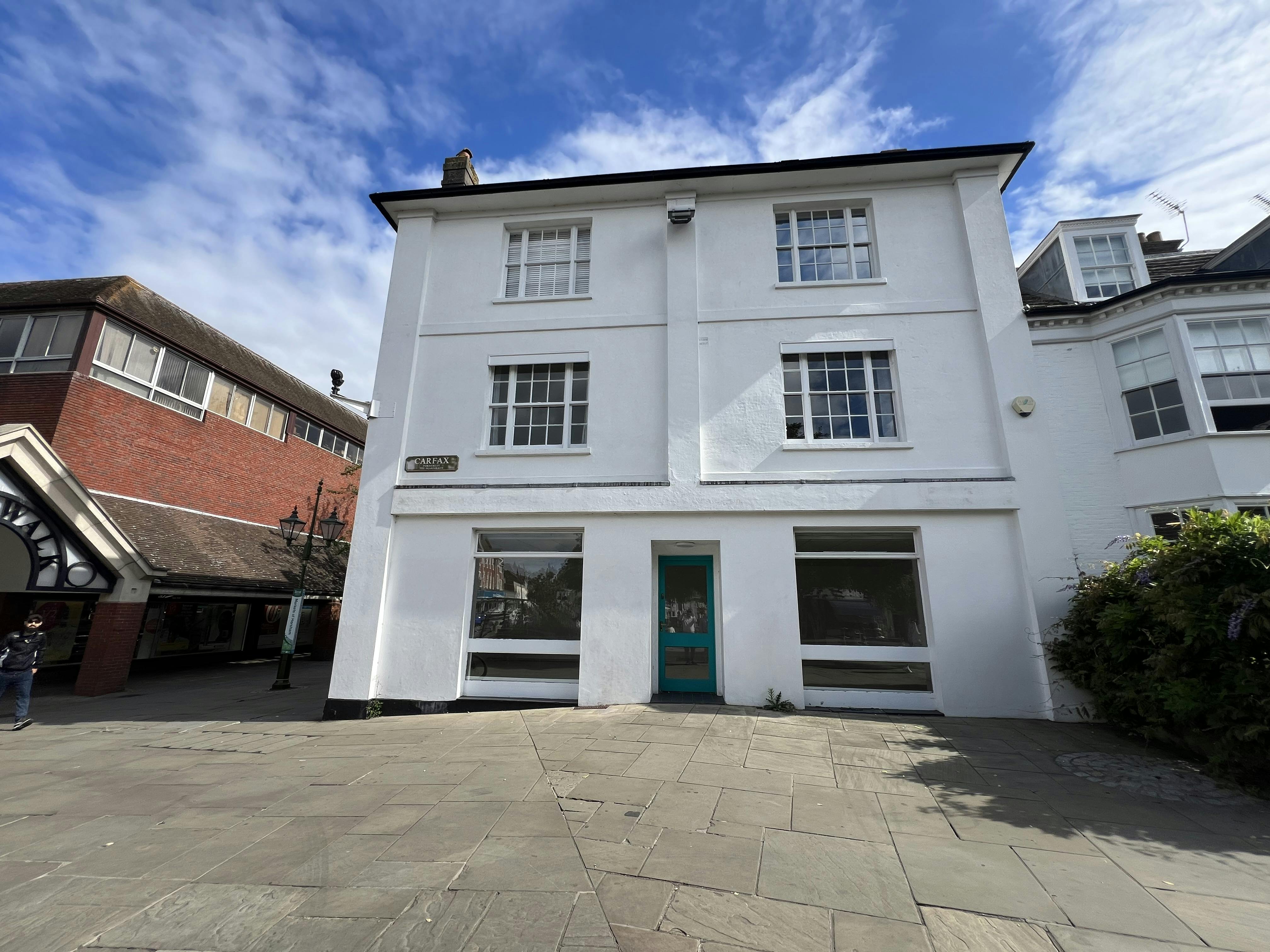 Richmond House, Carfax, Horsham, Retail To Let - IMG_1966.jpeg