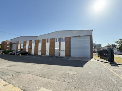 Unit 5 Phoenix Trading Estate, Alperton, Industrial To Let - IMG_9274.jpg
