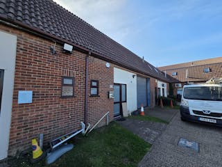 Unit 2, TAH House, Aviation Way, Southend-On-Sea, Industrial To Let - IMG20250925WA0039.jpg