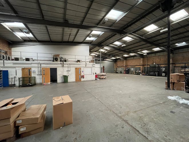 Units 8 & 9 Rose Kiln Lane, Reading, Industrial / Warehouse Lease Assignment - Rose Kiln Lane Trading Estate - 19.jpg