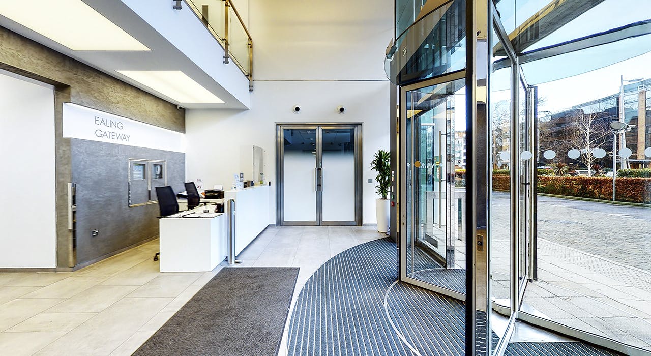 Ealing Gateway, 26-30 Uxbridge Road, Ealing, Office To Let - Eailing Gateway 2630 Uxbridge Road Ealing W5 Office for rent west London INT reception  entrance.jpg