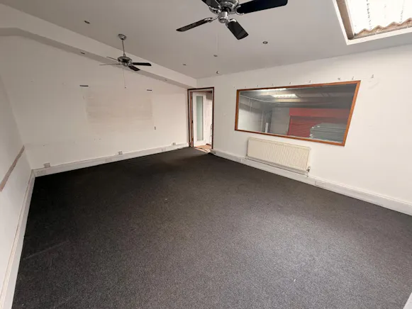 38 The Vintners, Southend-on-Sea, Industrial To Let - WhatsApp Image 2026-07-09 at 14.34.38 (2).jpeg
