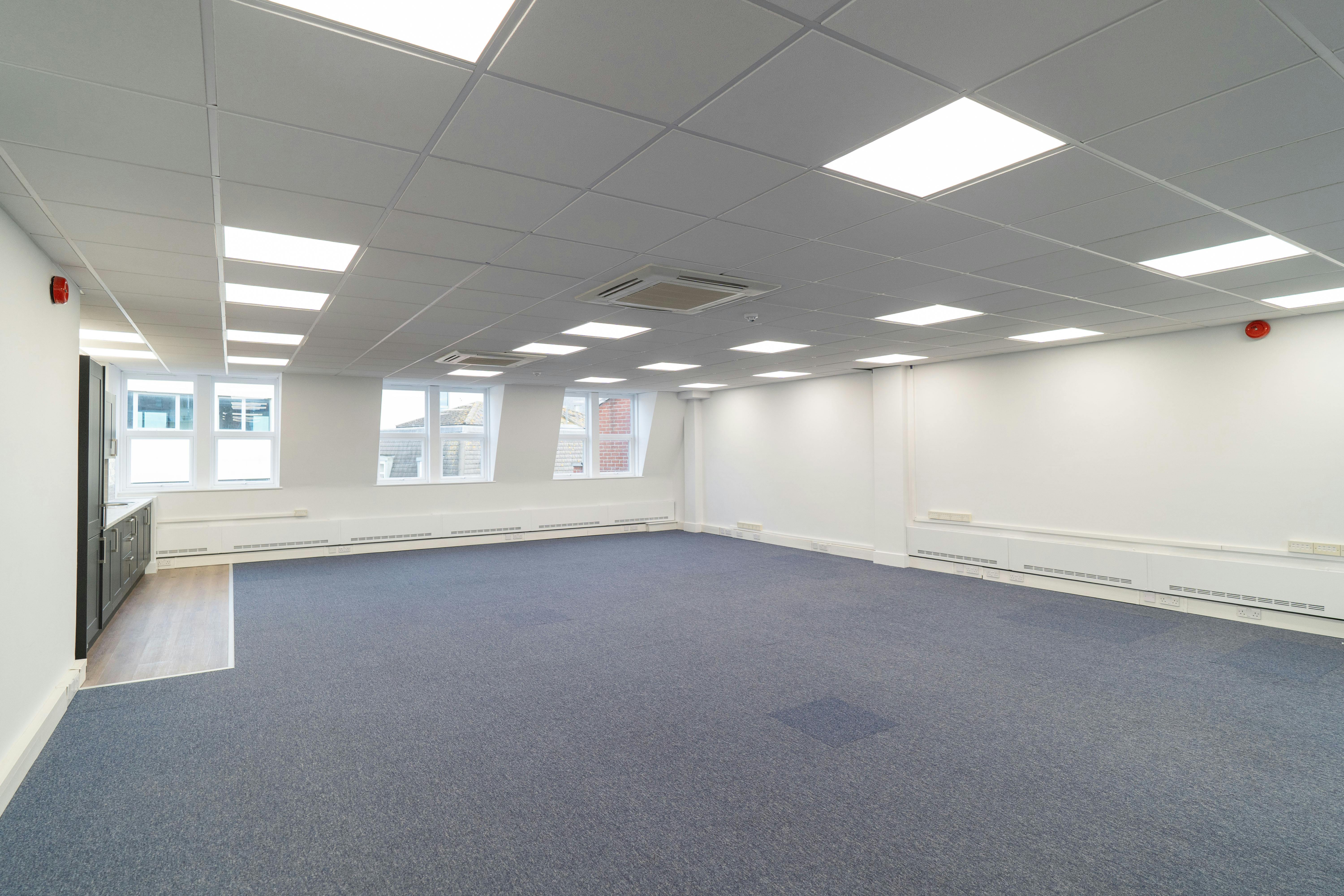 First and Third Floor, 39 Queen Street, Maidenhead, Offices To Let - 39QueenSt13.jpg