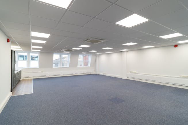 First and Third Floor, 39 Queen Street, Maidenhead, Offices To Let - 39QueenSt13.jpg