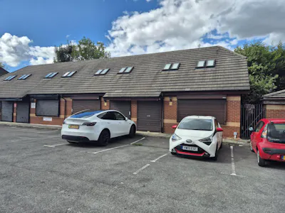 Unit 3/4 Turves Road, Cheadle, Office To Let - 20260821_145852.jpg