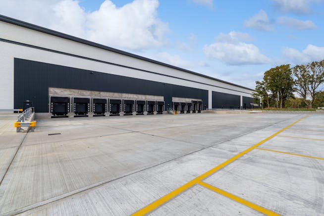 Panattoni Park Crawley, Fleming Way, Crawley, Warehouse & Industrial To Let - Eighty_PanPC_20251016_0644.jpg