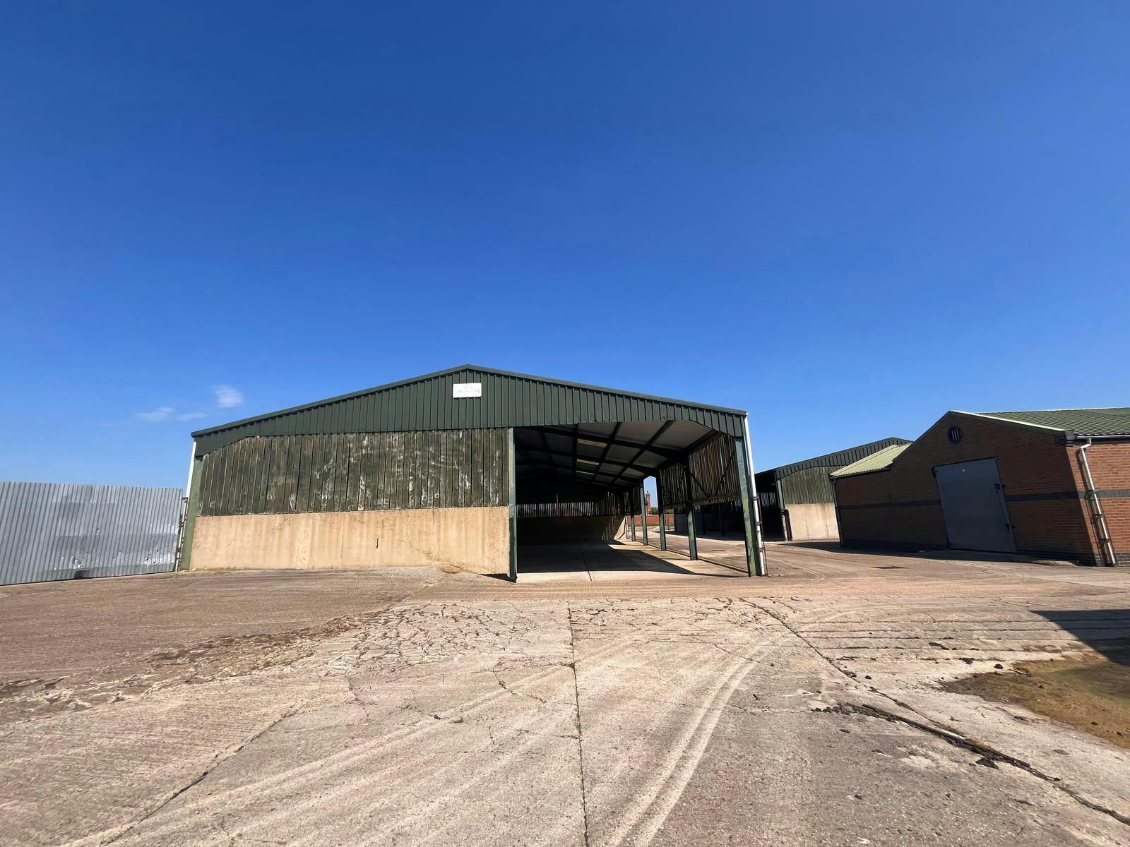 Cavan Farm, Cane End Lane, Aylesbury, Development / Industrial For Sale - WhatsApp Image 20250512 at 131213_5923f2c4.jpg