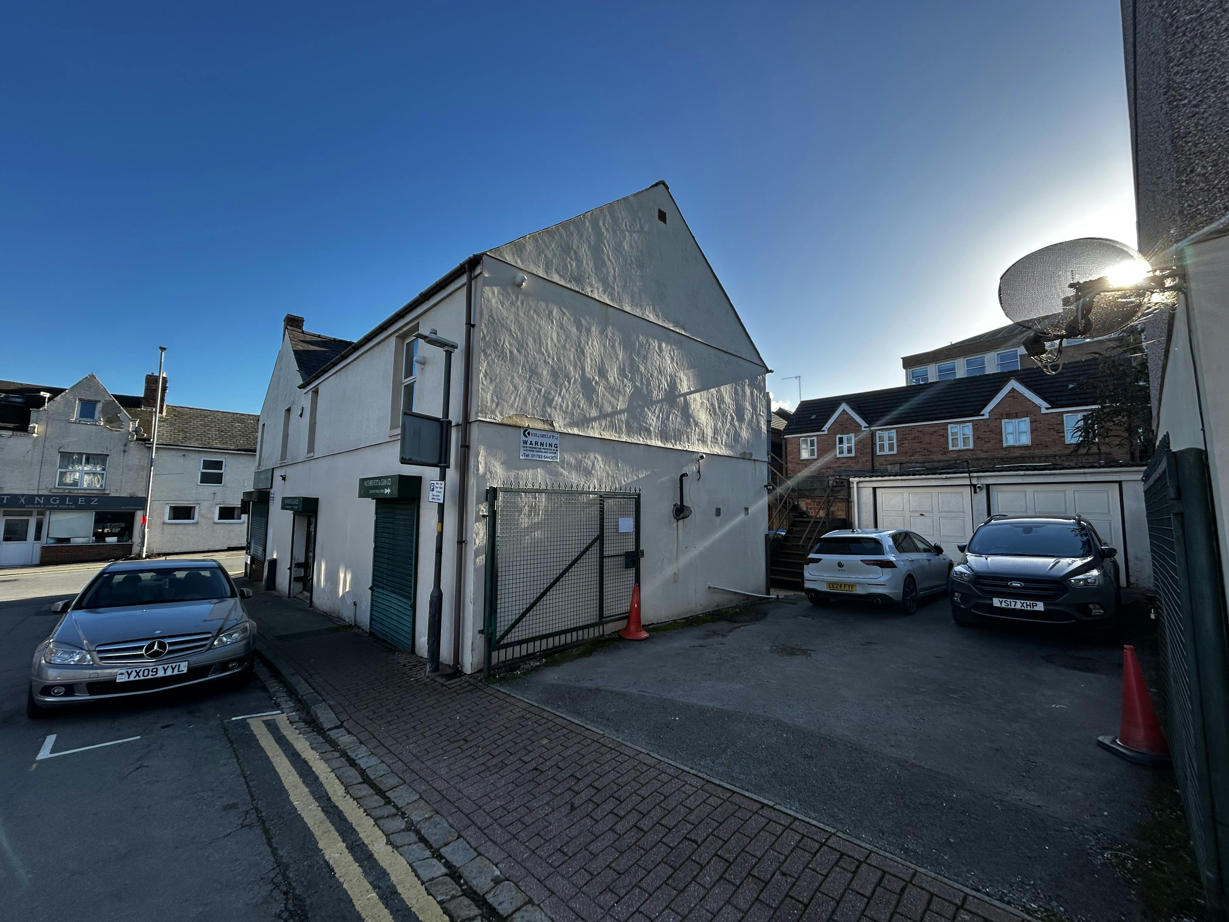 135 Victoria Road, Swindon, Retail For Sale - IMG_7104.jpg