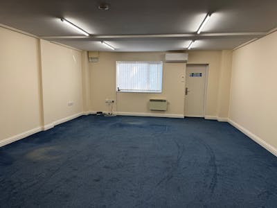 8-9 Babylon View Oxford Road, Yeovil, Industrial/Logistics For Sale - IMG_1960.JPG