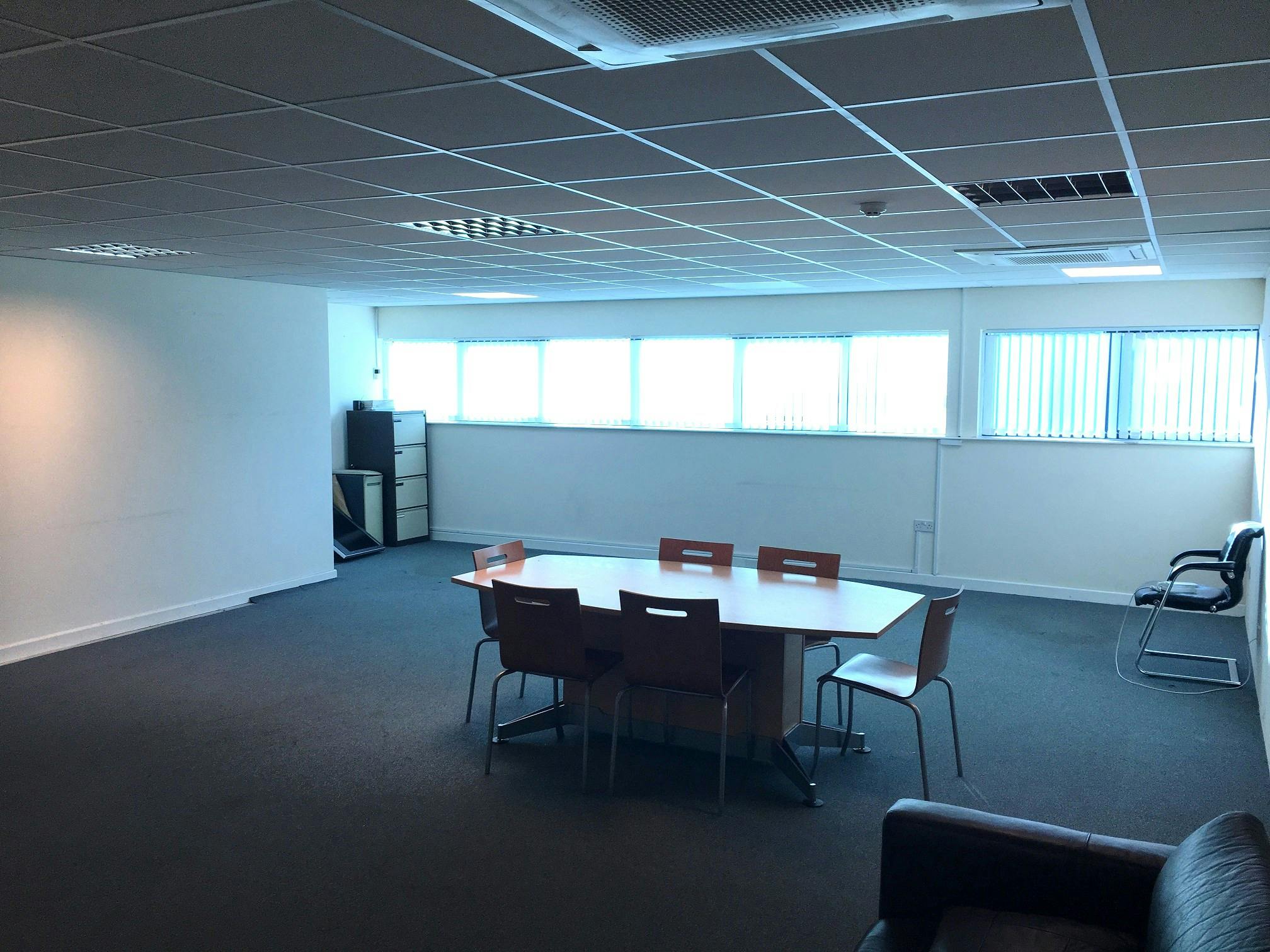 4 Bermer Place - Bermer Place FF Office area.JPG