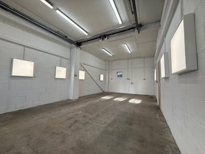 Unit 8 Park Gate Business Centre, Southampton, Industrial / Warehouse To Let - WhatsApp Image 2026-01-16 at 14.17.19 (1).jpeg