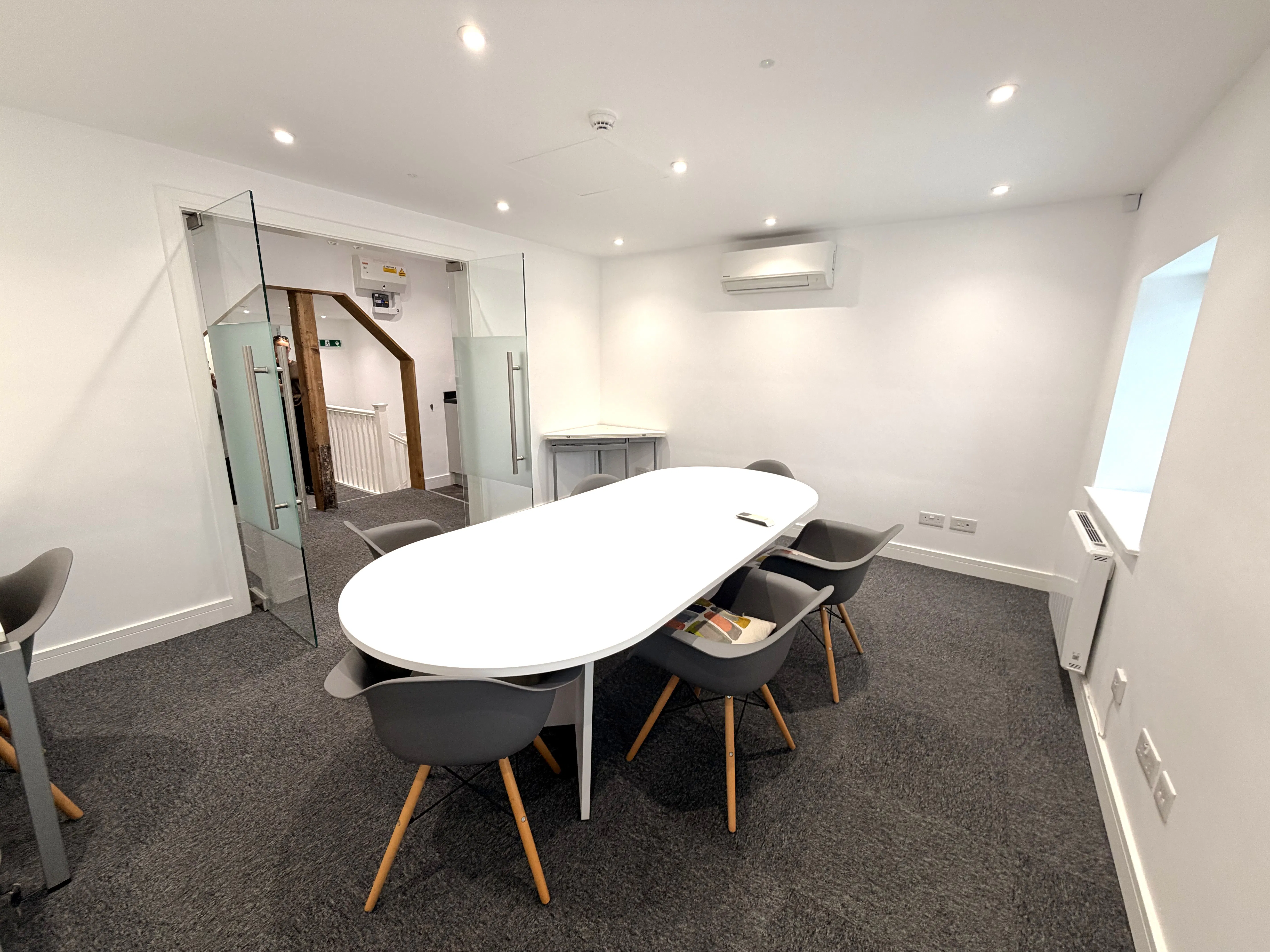 24 High Street, Steyning, Office To Let / For Sale - IMG_8074.jpeg