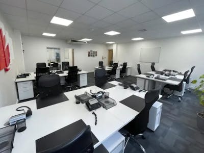 2 Bath Place - Office 3.1, London, Serviced Office To Let - img4-640x480.jpg