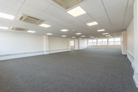 Ground Floor, 96-99 Queens Road, Brighton, Retail To Let - DSC08401.jpg