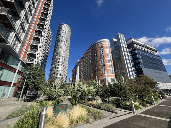 New Providence Wharf, Fairmont Avenue, London, Restaurant To Let / For Sale - IMG_8598.JPG