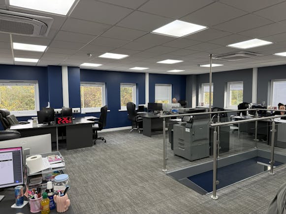 Unit 6 Tower Industrial Estate, Eastleigh, Industrial To Let - IMG_5488.JPEG