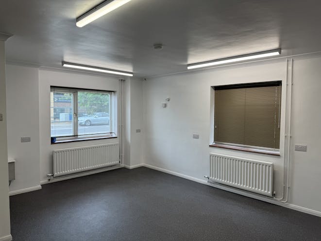 Unit 7, Oades Industrial Estate, Egham, Warehouse & Industrial To Let - IMG_5390.jpg