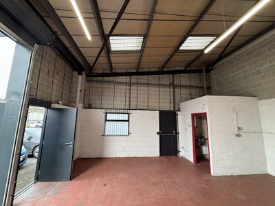 Unit 10, Albion Industrial Estate, Pontypridd, Industrial To Let - IMG_6472.jpeg