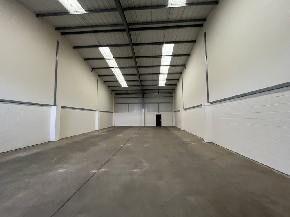 Unit 24 Vale Industrial Centre, Aylesbury, Industrial / Trade Counter / Warehouse / Workshops To Let - Unit 25 Internal.jpg