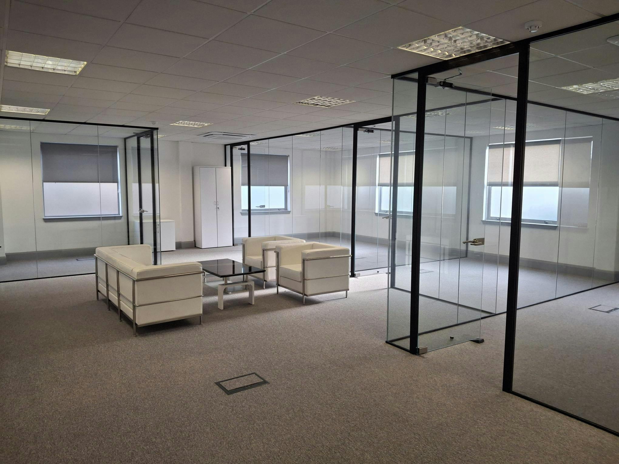 Office in Wokingham - photo 3